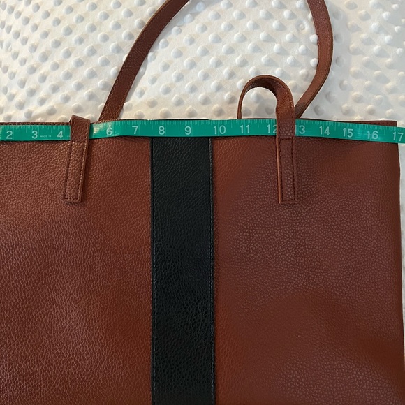 Vince Camuto tote - Picture 4 of 5